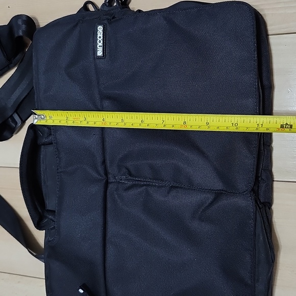 Incase laptop bag - Picture 6 of 6